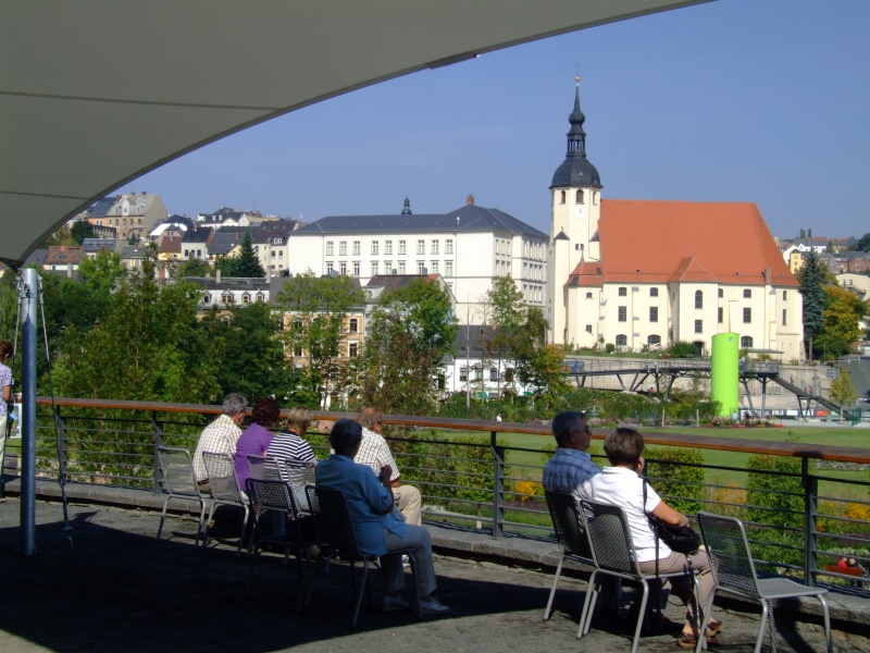 Blick von der Waldb&uuml;hne zur Kirche in Reichenbach