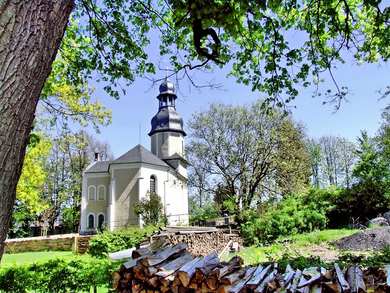 die Kirche von Landw&uuml;st nahe beim Turm