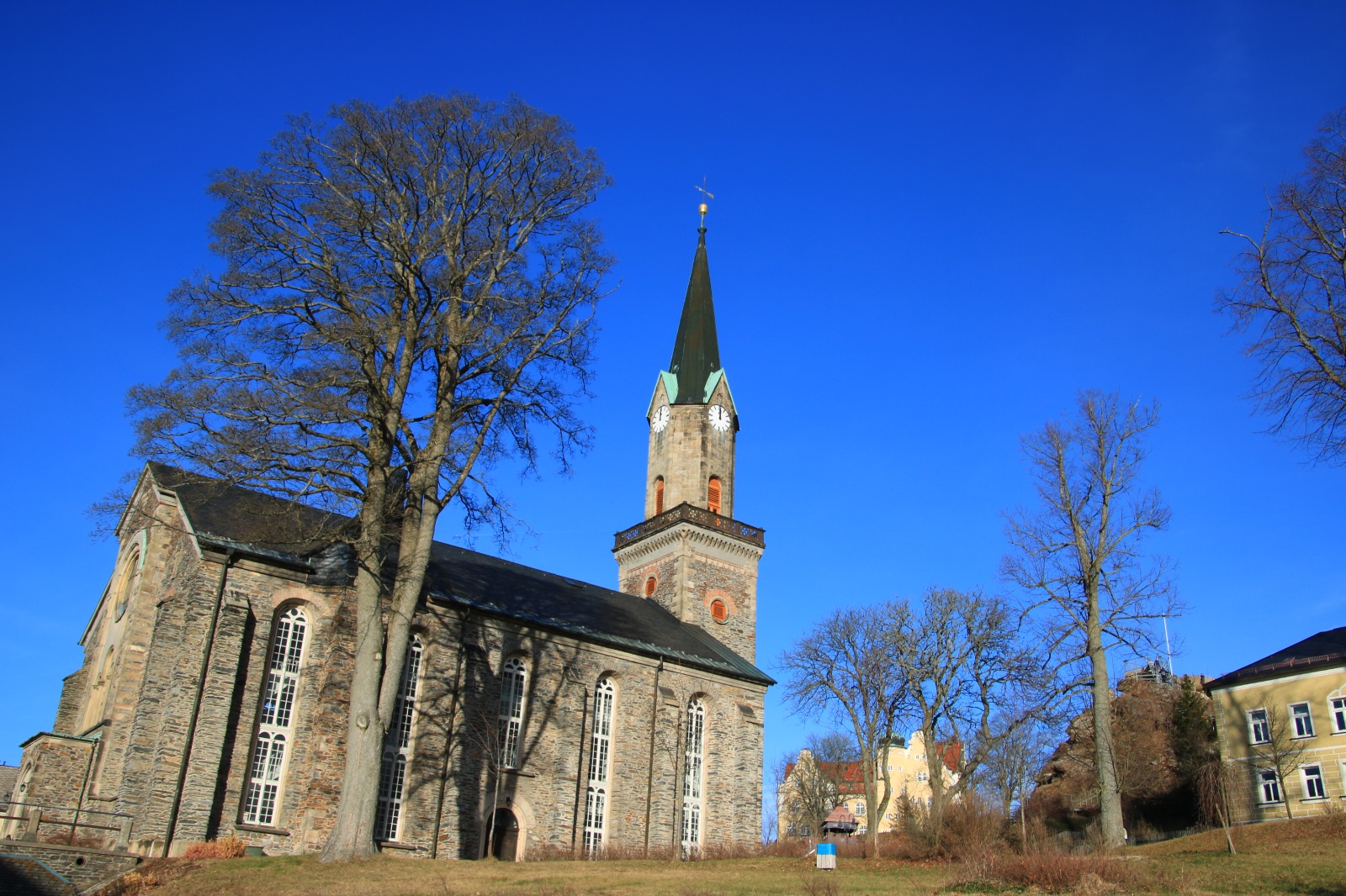 Schöneck Kirche Rathaus und alter Söll