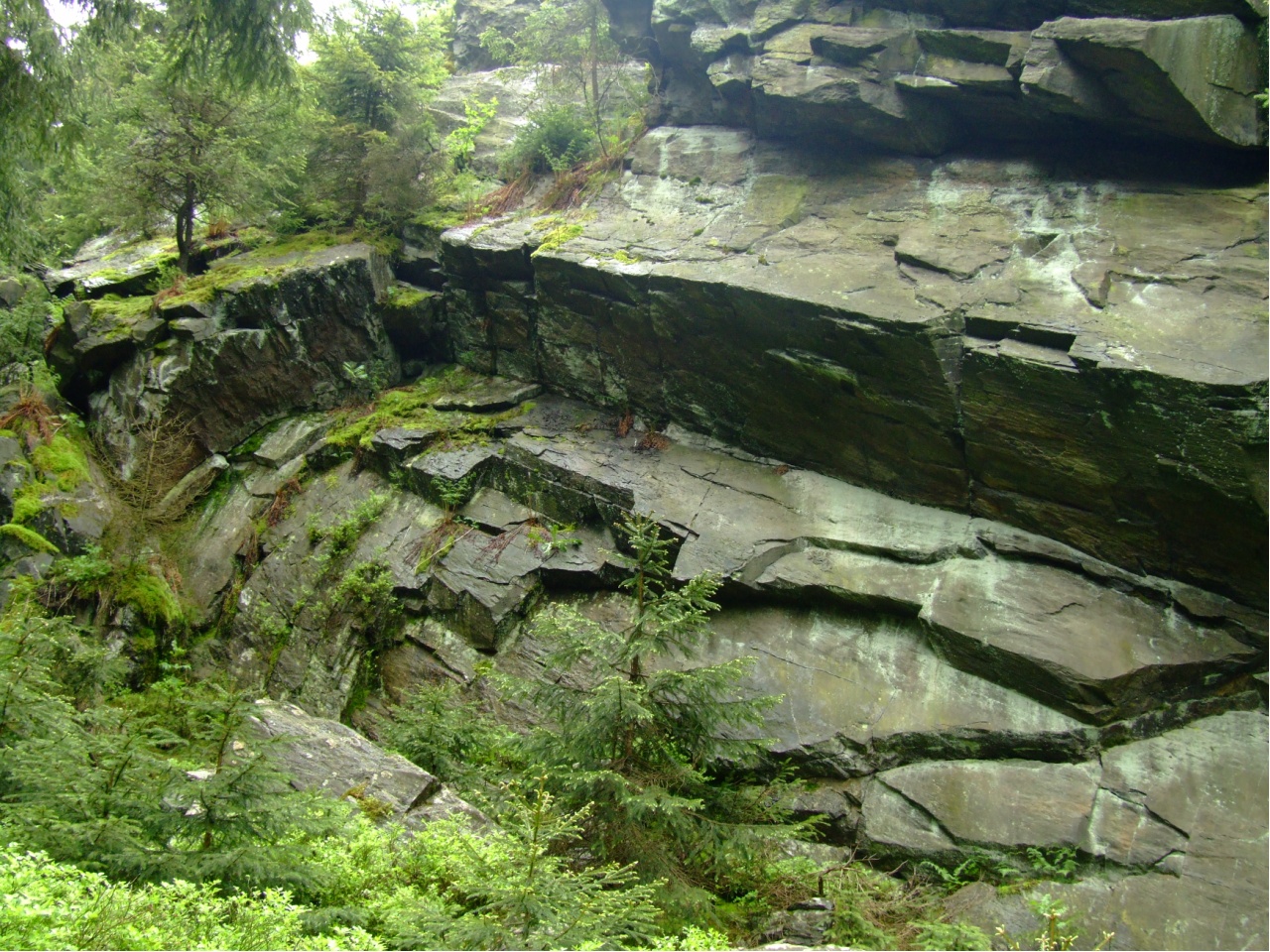 Grünbach, Rehhübelfelsen